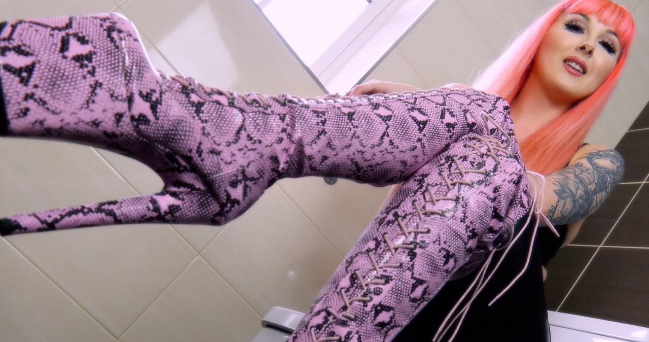 Cruelgirlfriend Shoot-Day Toilet-Pig